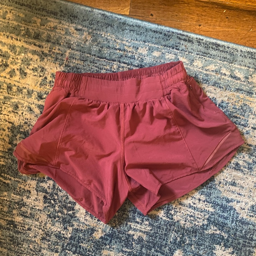lululemon hotty hot 6 tall shorts mauve color